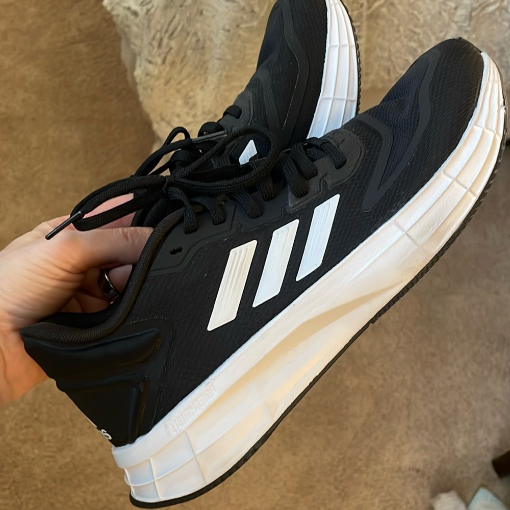 Adidas Light motionShoes Women’s 8.5